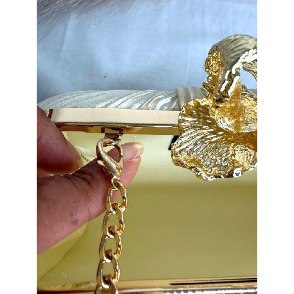 Vintage The House of Harlow 1960 Clutch w/gold leaf earrings Old Hollywood Glam - Picture 3 of 7